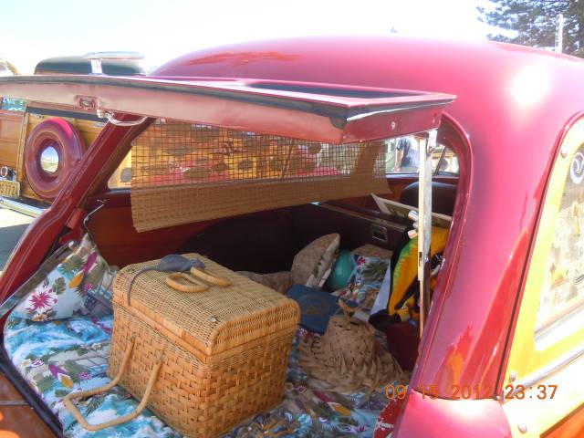 Ford Custom DeLuxe Country Squire