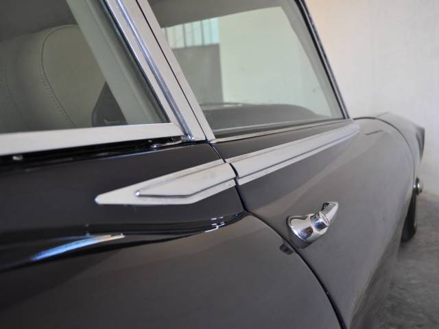 Jaguar E-Type V12 (2+2)