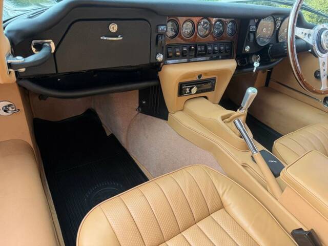 Jaguar E-Type V12 (2+2)