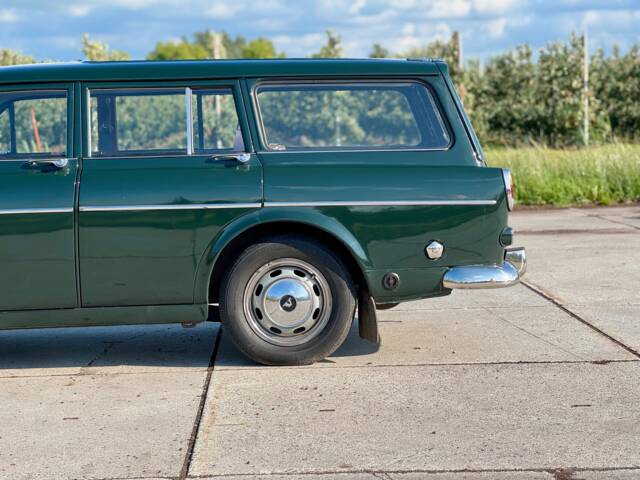 Volvo Amazon P220
