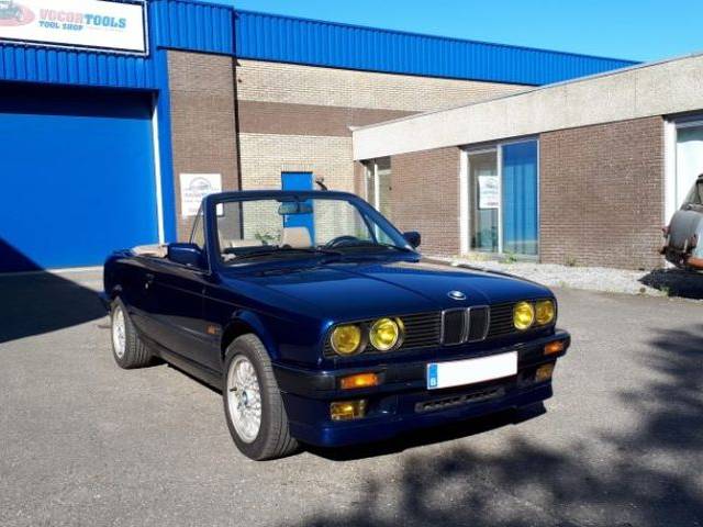 BMW 325i