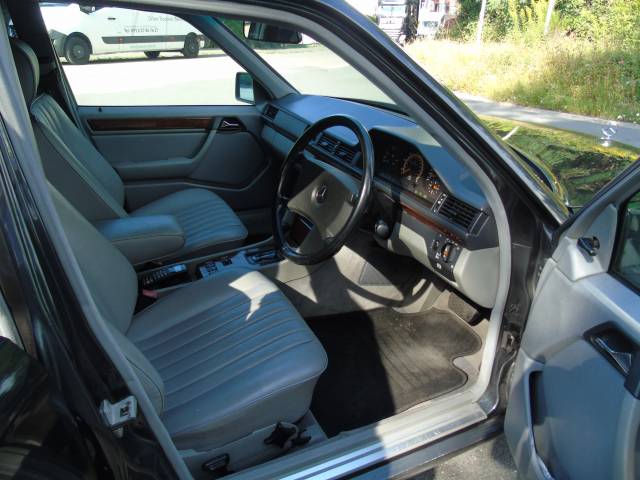 Mercedes-Benz 260 E Lang