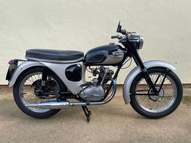 Imagen 1/37 de Triumph DUMMY (1961)
