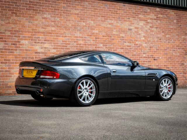 Aston Martin V12 Vanquish S