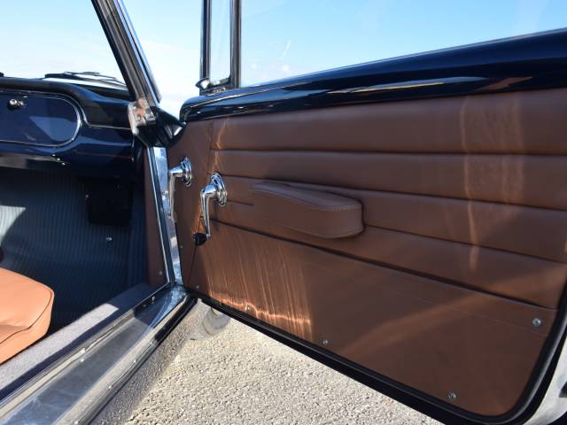 Lancia Flaminia GT 3C 2.5 Convertible - Lancia Flaminia Convertible 2.5L 3 C completely restored