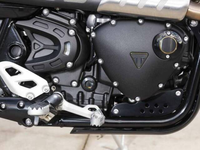 Triumph Scrambler 1200 Bond Edition