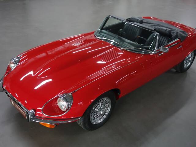 Jaguar E-Type V12