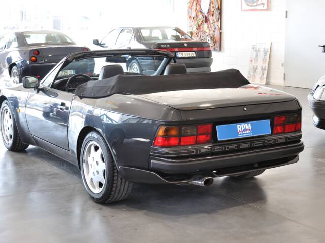 Porsche 944 S2