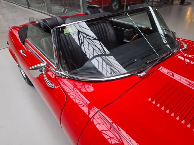 Jaguar E-Type V12