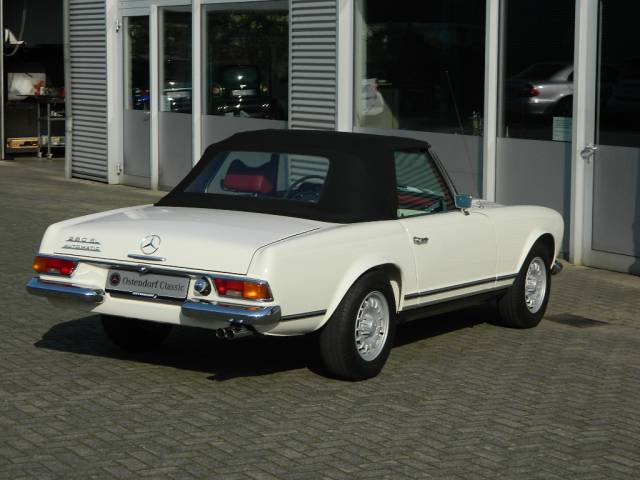 Mercedes-Benz 280 SL