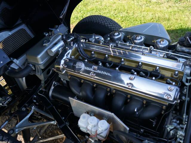 Jaguar E-Type 3.8