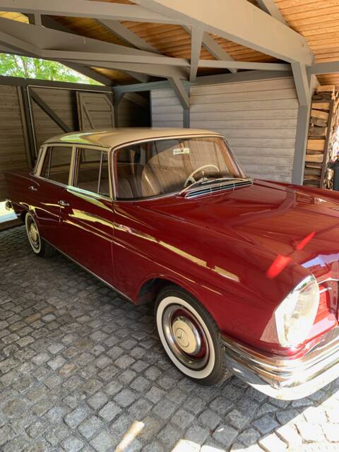 Image 1/16 of Mercedes-Benz 220 SE b (1961)