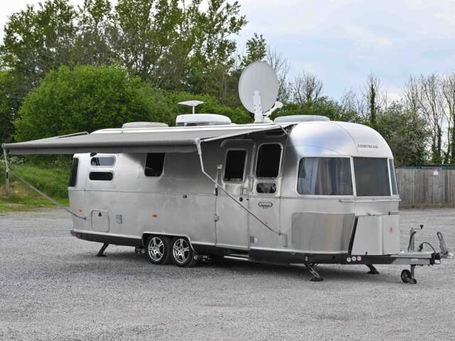 Image 1/8 of Airstream 684 (2010)