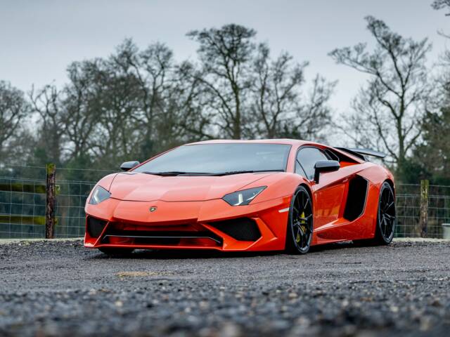 Immagine 1/47 di Lamborghini Aventador LP 700-4 (2013)