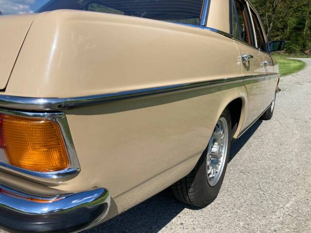 Mercedes-Benz 230/4
