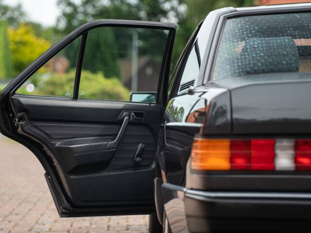 Mercedes-Benz 190 E