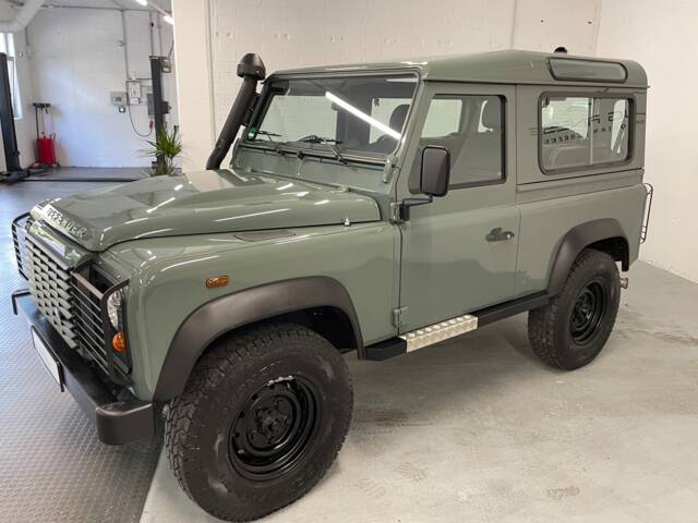 Land Rover Defender 90