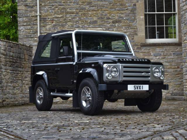 Image 1/47 of Land Rover Defender SVX (2008)