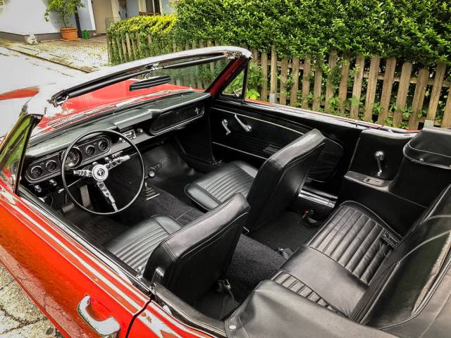 Ford Mustang 200