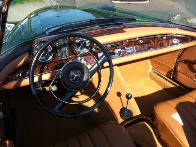 Mercedes-Benz 250 SE