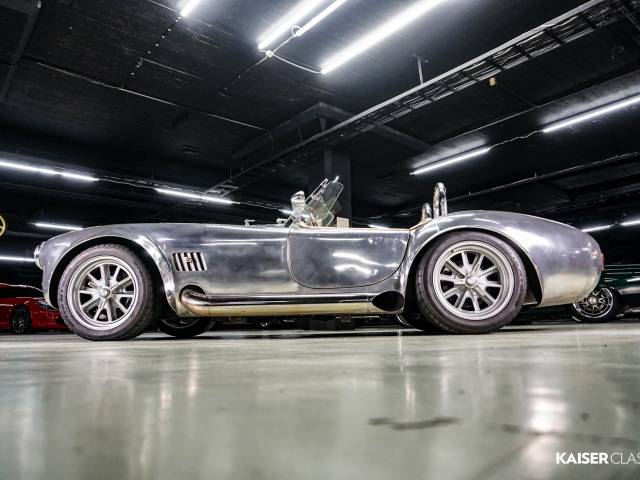 AC Cobra 427
