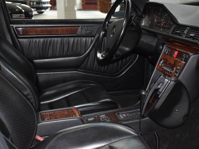 Mercedes-Benz 500 E