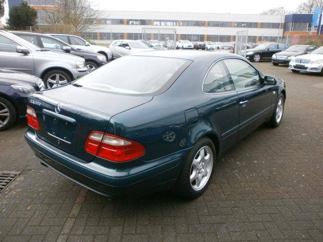 Mercedes-Benz CLK 320