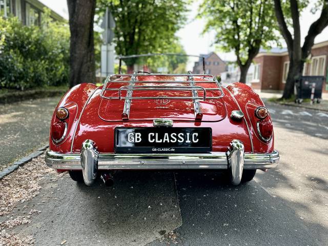 MG MGA 1600