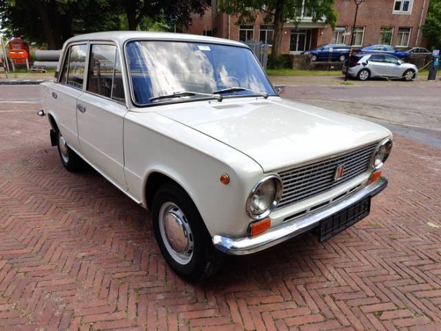 Image 1/9 of Lada 1300 (1986)
