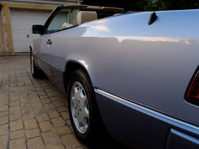 Mercedes-Benz 320 CE