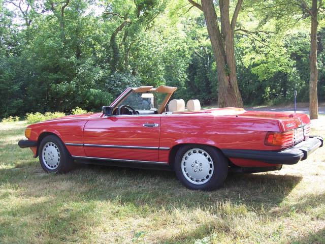 Mercedes-Benz 560 SL