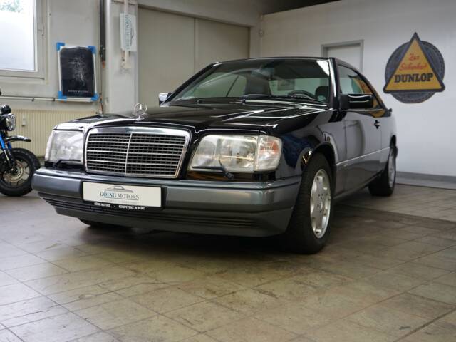 Mercedes-Benz E 320