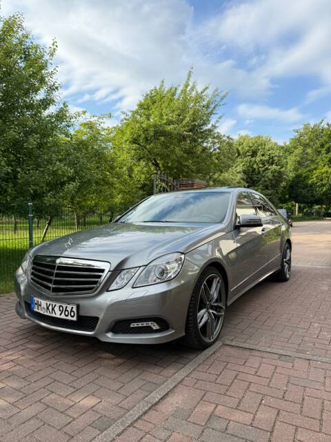 Bild 1/14 von Mercedes-Benz E 500 4MATIC (2009)