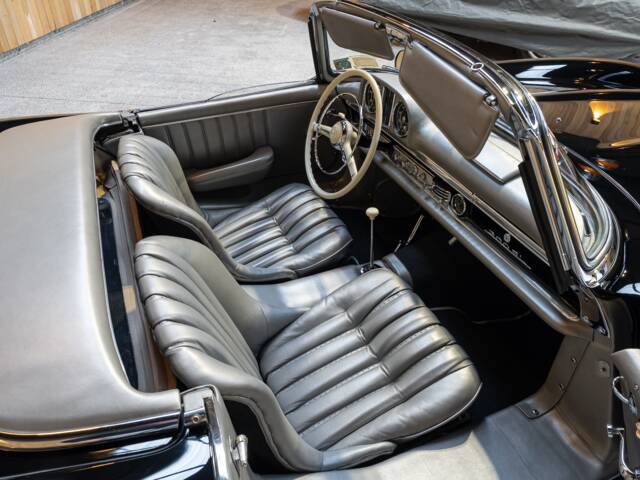 Mercedes-Benz 300 SL Roadster