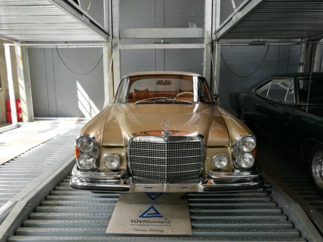 Image 1/12 de Mercedes-Benz 280 SE 3,5 (1971)