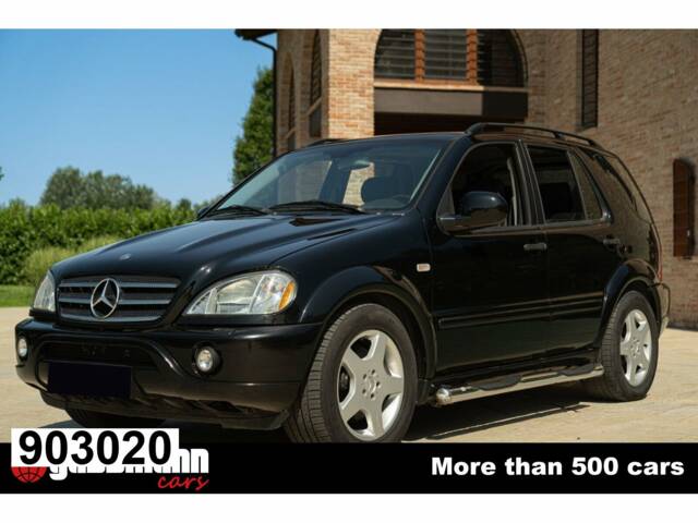Bild 1/15 von Mercedes-Benz ML 55 AMG (2000)