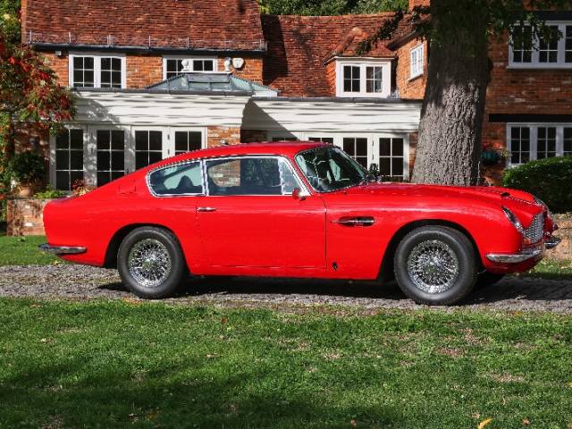 Aston Martin DB 6 Vantage
