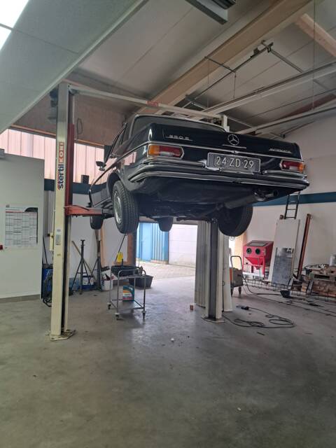 Mercedes-Benz 250 S
