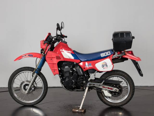 Imagen 1/14 de Kawasaki DUMMY (1986)