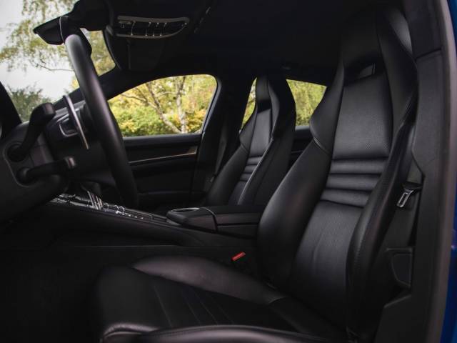 Porsche Panamera GTS