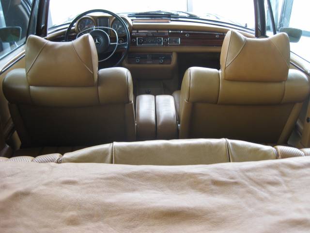 Mercedes-Benz 280 SE
