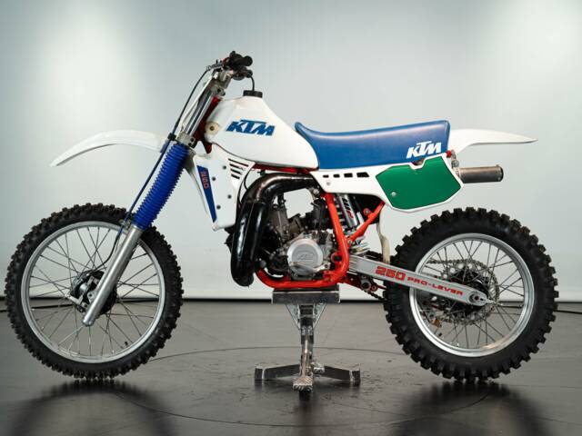 Imagen 1/50 de KTM DUMMY (1984)