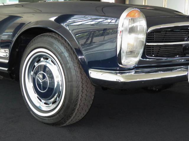 Mercedes-Benz 280 SL
