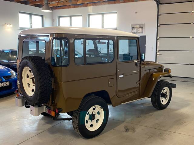 Toyota Land Cruiser BJ 42