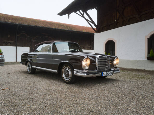 Imagen 1/38 de Mercedes-Benz 280 SE (1968)