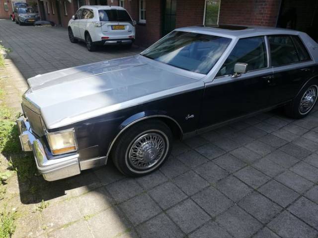 Imagen 1/6 de Cadillac Seville Sedan 6.0L (1979)