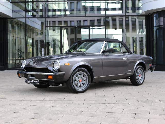 Image 1/62 of FIAT 124 Pininfarina Spidereuropa (1983)