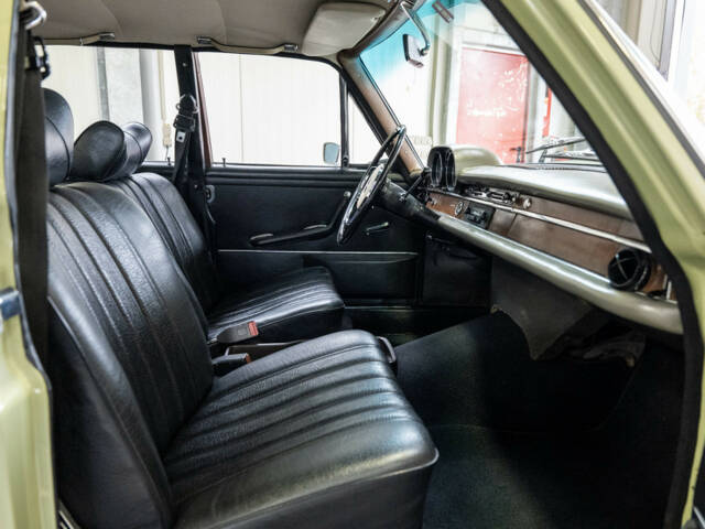 Mercedes-Benz 250 S
