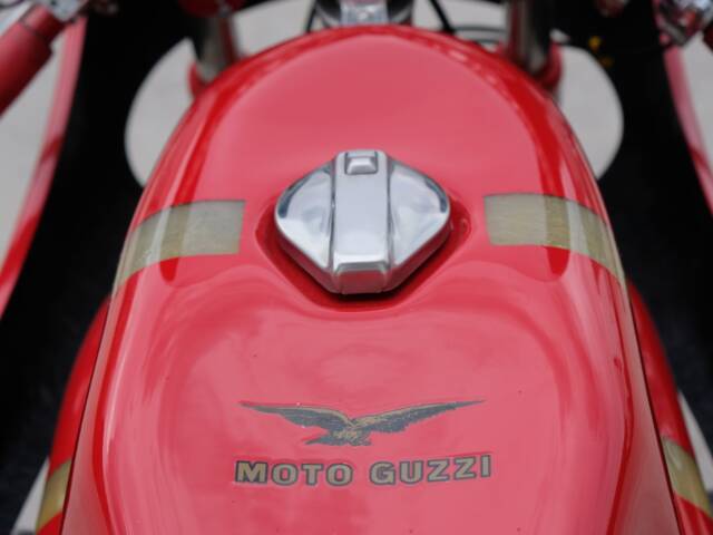 Moto Guzzi V7 850 GT