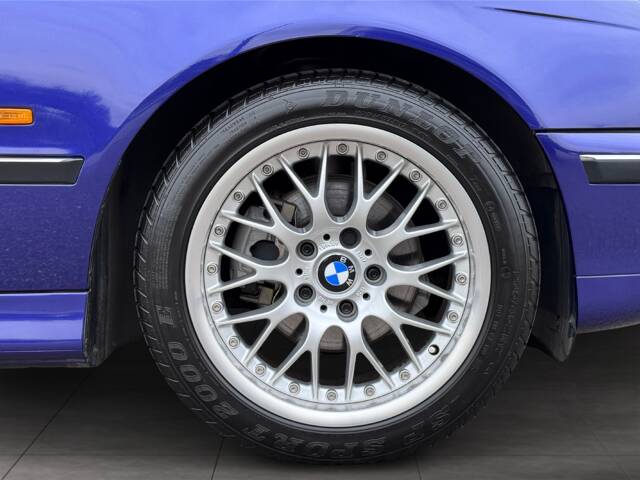 BMW 528i